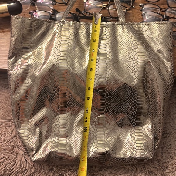 Large metallic tote - Picture 6 of 8